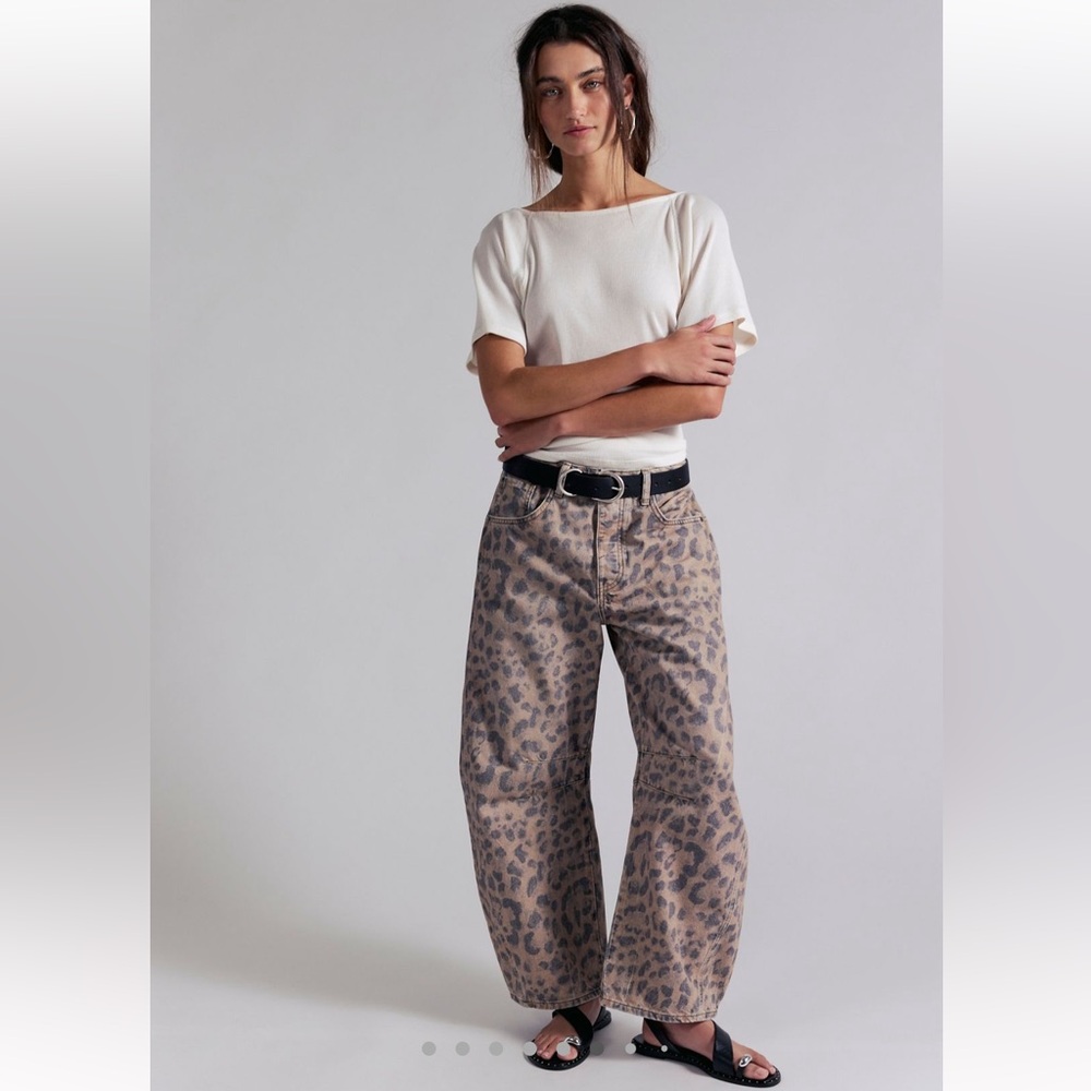 We The Free Good Luck Printed Barrel Jeans, size 27